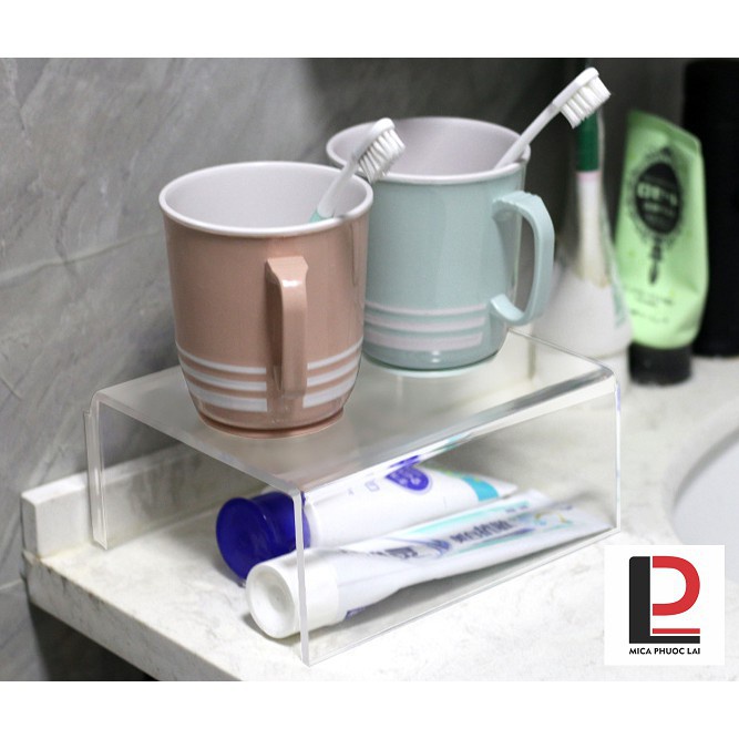 Kệ mica trưng bày mỹ phẩm chữ U