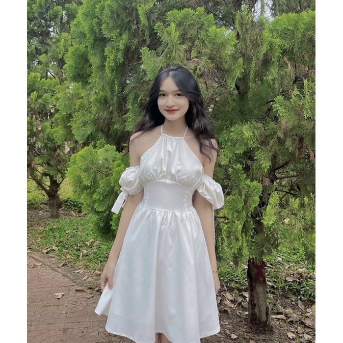 Váy yếm rớt vai