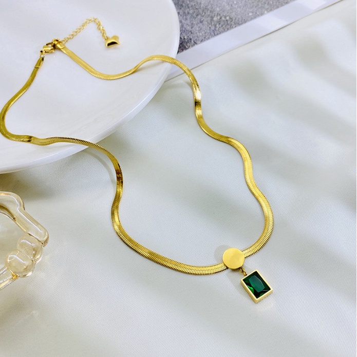 Dây Chuyền Sợi Mì Dẹt Mặt Đá Nhân Tạo Hình Vuông Xanh Lá Titan Ko Đen TT 4369