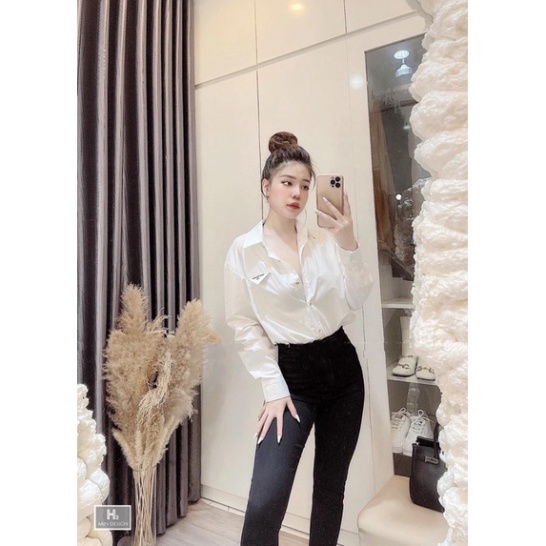 Áo Sơ Mi Sọc Đỏ Sau Lưng