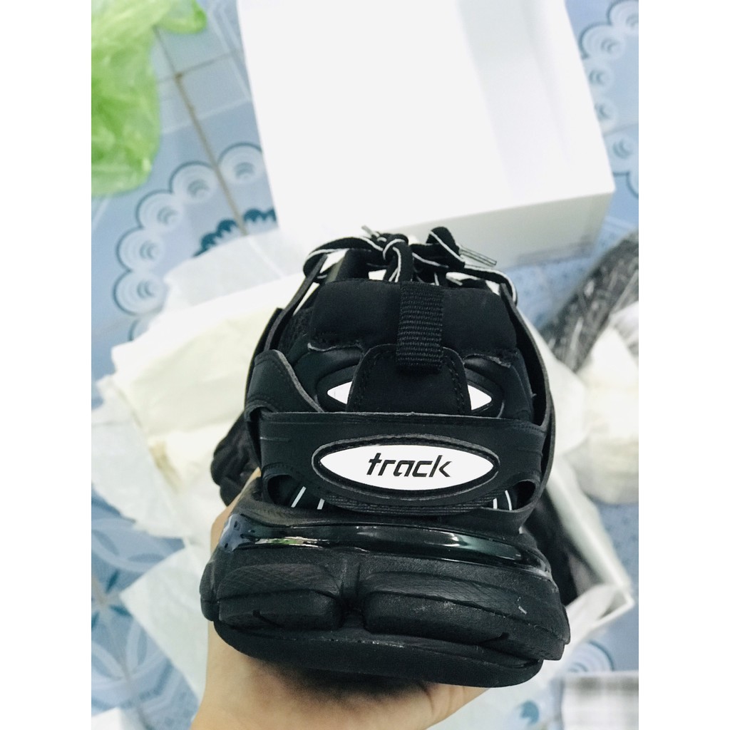 giày thể thao đen ( ảnh chụp tại shop) | BigBuy360 - bigbuy360.vn