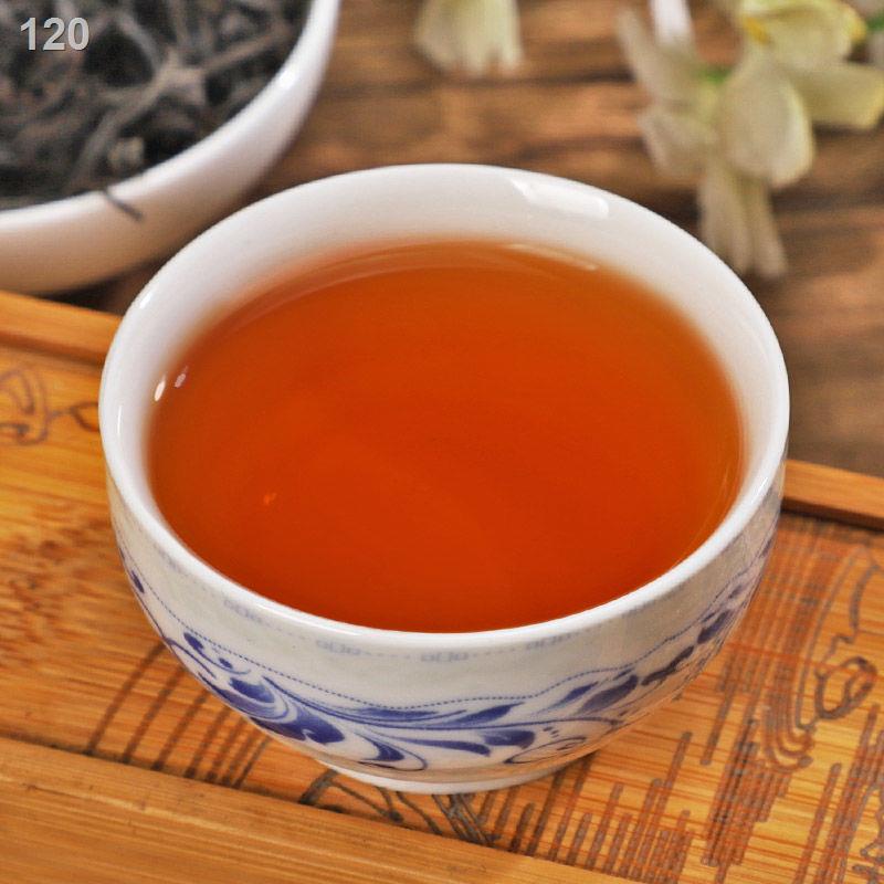 【hàng mới】Mua một catty và nhận nửa miễn phí năm 2021 trà đen Wuyishan Zhengshan Souchong lon tổng cộng 750g