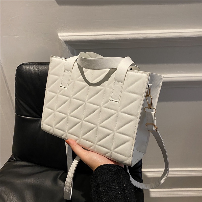 Túi đeo chéo màu trơn thời trang thu đông 2021