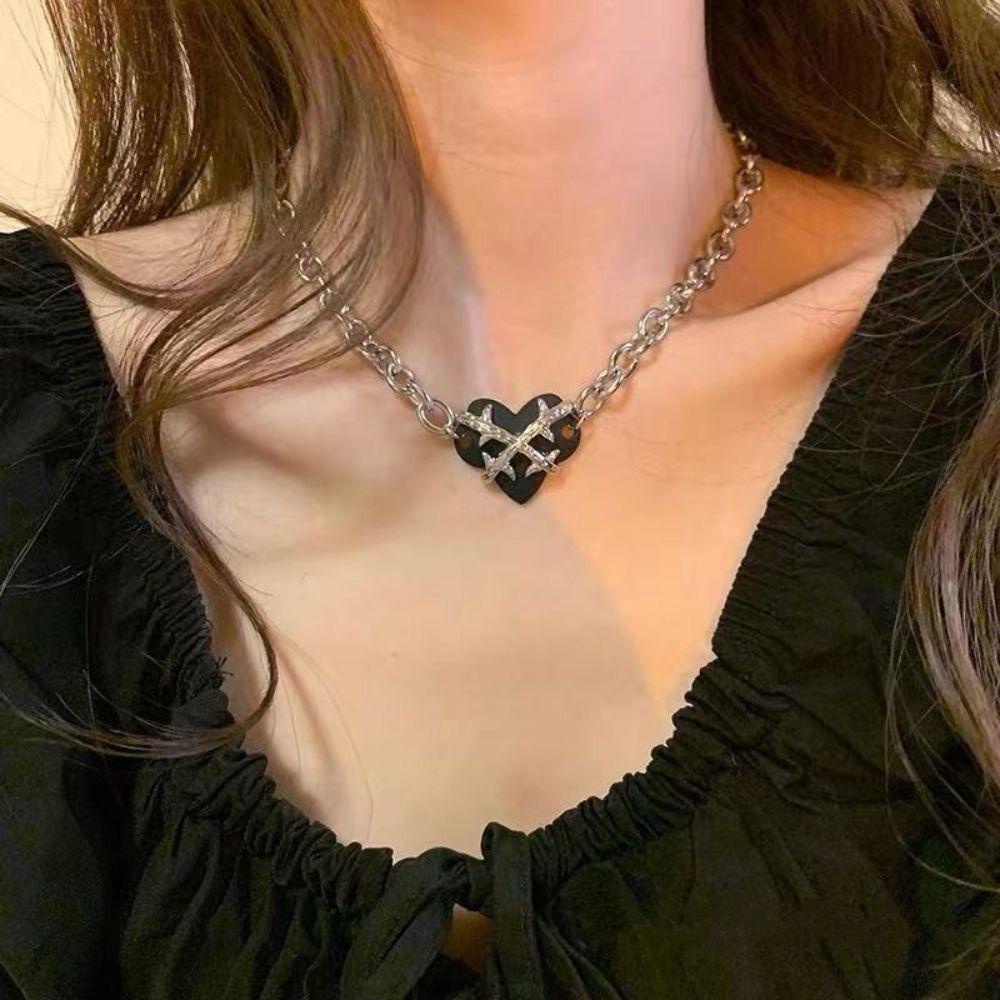 Vòng Cổ Choker Mặt Trái Tim Phong Cách Gothic Thời Trang Cho Nữ