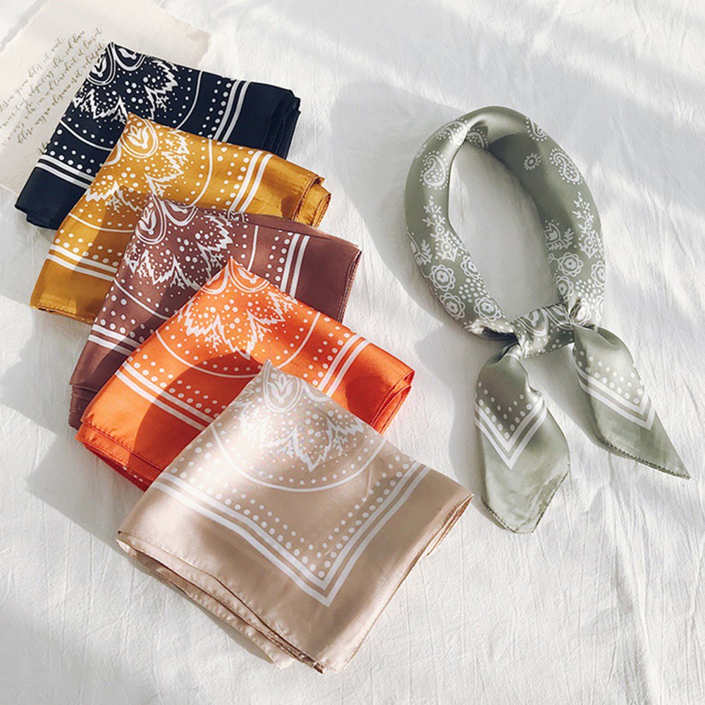 Khăn choàng cổ lụa satin in họa tiết phong cách Ấn cổ điển cho nữ