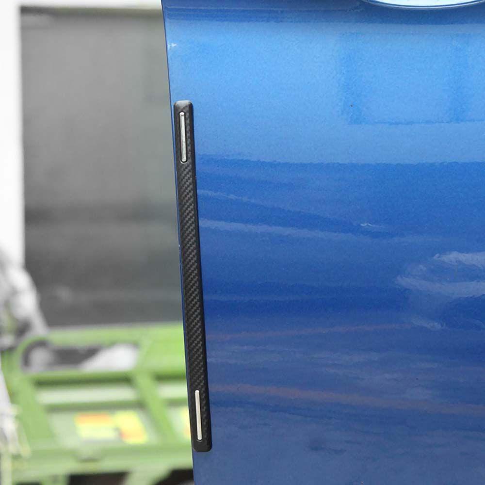 Set 4 Tấm Cản Bảo Vệ Góc Trước / Sau Bằng ABS Họa Tiết Sợi Carbon Cho Xe Hơi