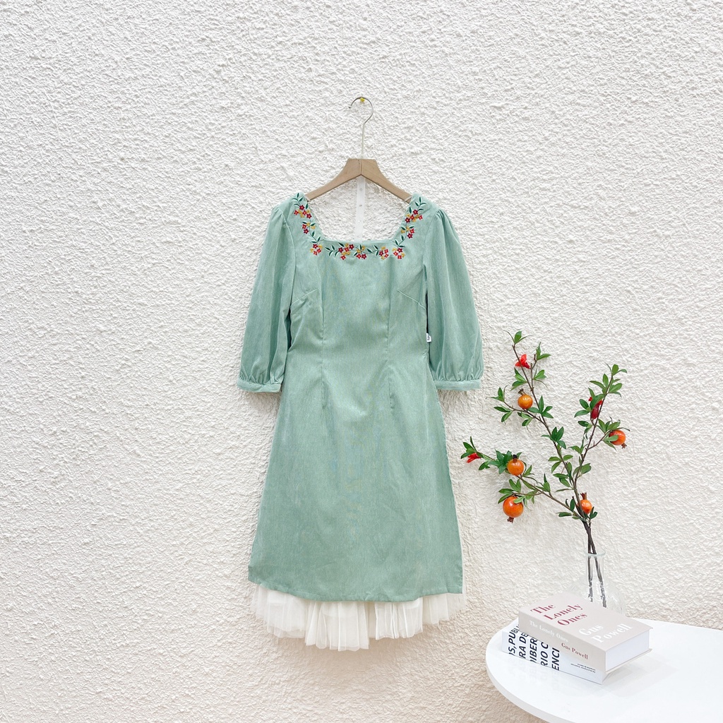 [HÀNG CÓ SẴN] Áo Dài cổ vuông tay bồng May Boutique màu xanh ADT20D_112.021