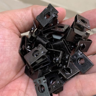 Pát kẹp ốc 5li nhiễn gắn dàn áo các loại xe