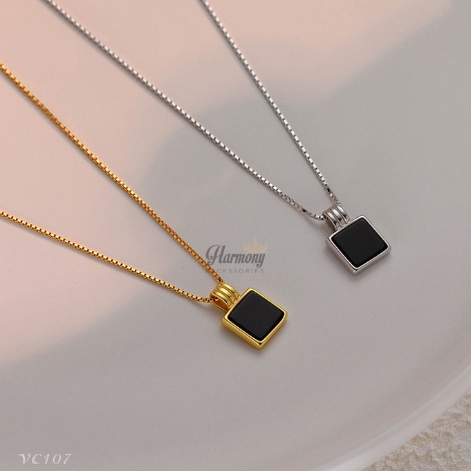 Dây chuyền nữ bạc mặt đá đen hình vuông mạ vàng Black Queen | HARMONY ACCESSORIES VC107