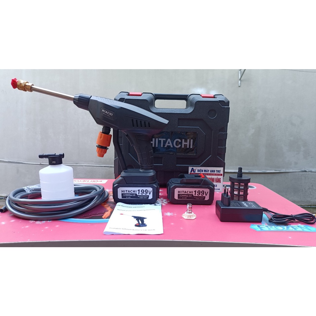 Máy rửa xe chạy bin HITAChI 199V