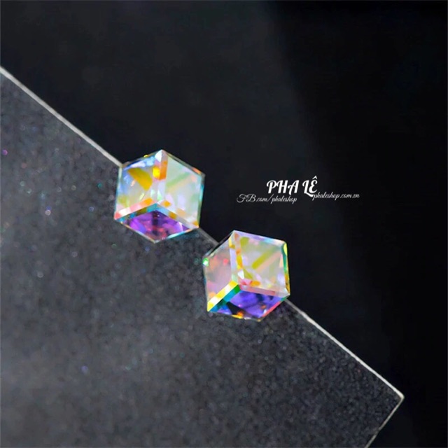 Bông Sát Tai Pha Lê Vuông Khối Được Thiết Kế Từ Pha Lê Swarovski