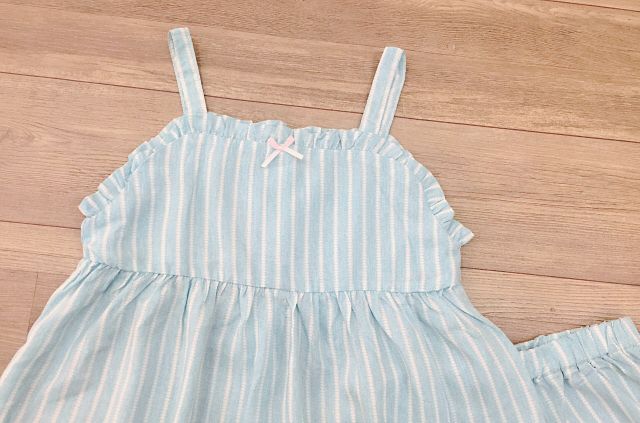 Bộ bé gái Gocco 2 dây dáng xòe kẻ xanh