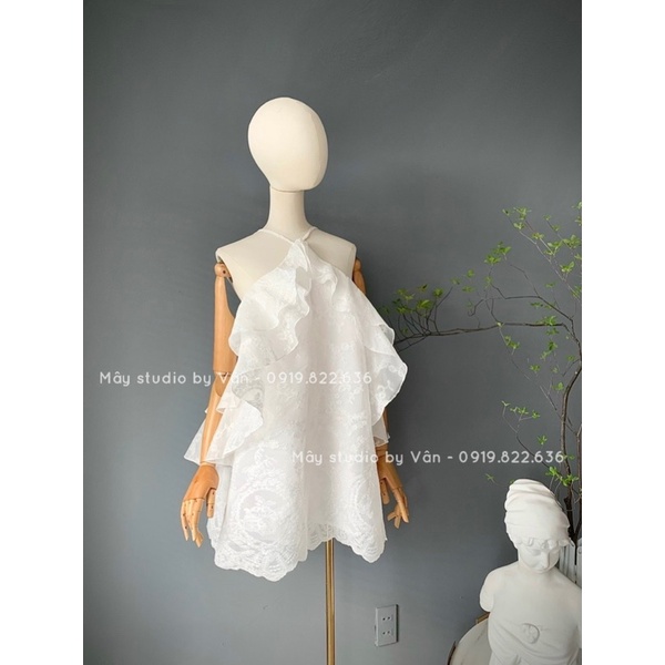 Đầm cổ yếm dáng xoè vải thêu