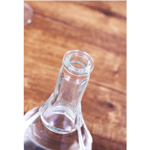 Chai Thủy Tinh Đựng Rượu 500ml Hình Dáng Giọt Nước R005