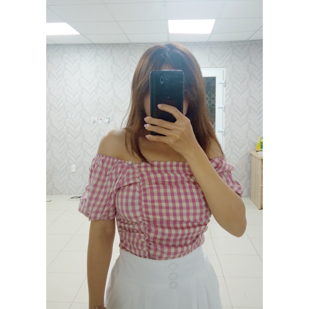 Áo trễ vai croptop nữ UNNIE ngắn tay bồng họa tiết caro.