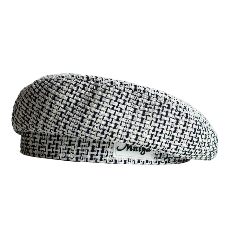 Beret hat with checkered and vintage style letters for women