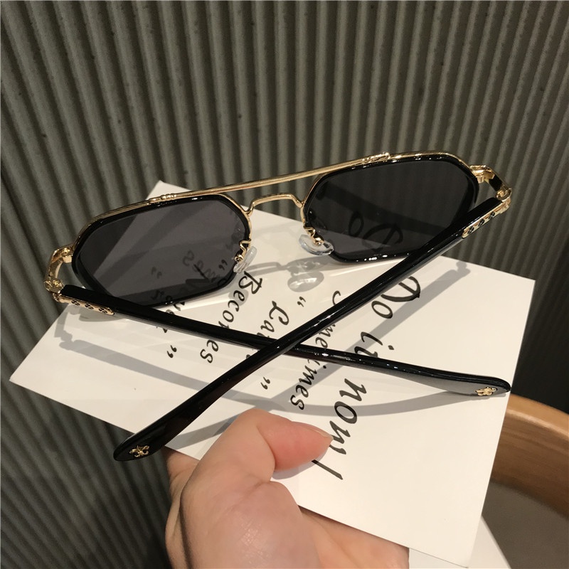 Kính mát gọng đen phong cách Hàn Quốc cho nam