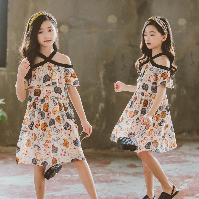 Váy xòe trễ vai họa tiết mèo xinh xắn, chất vải cái Hàn cho bé gái Kiddysun V21
