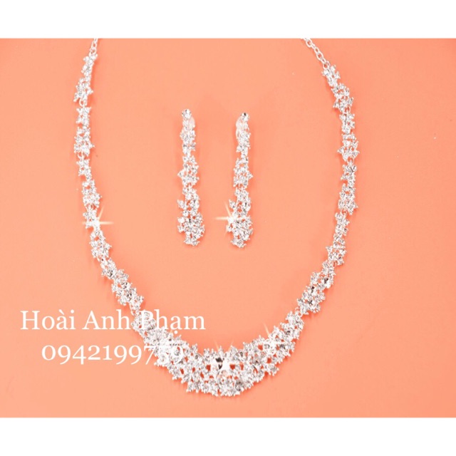 Trang sức phụ kiện cô dâu