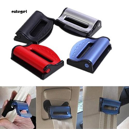 2 khóa dây an toàn xe hơi bằng nhựa