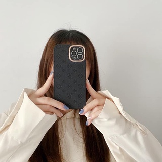 Ốp iphone lv viền vuông màu đen