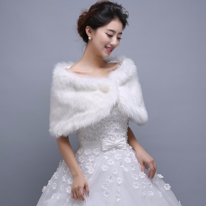 Áo choàng cô dâu lông mềm và mịn | BigBuy360 - bigbuy360.vn