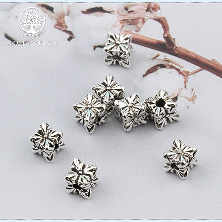 Charm bạc chặn hình hoa - NQ Jewelry