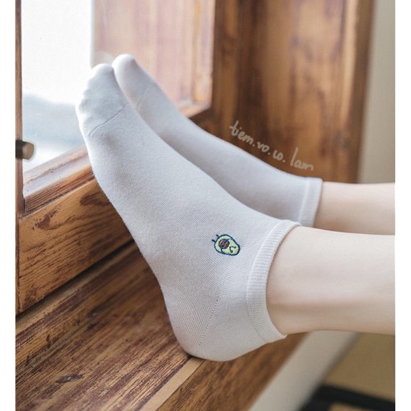 Tất vớ cổ ngắn thêu hình trái bơ xinh