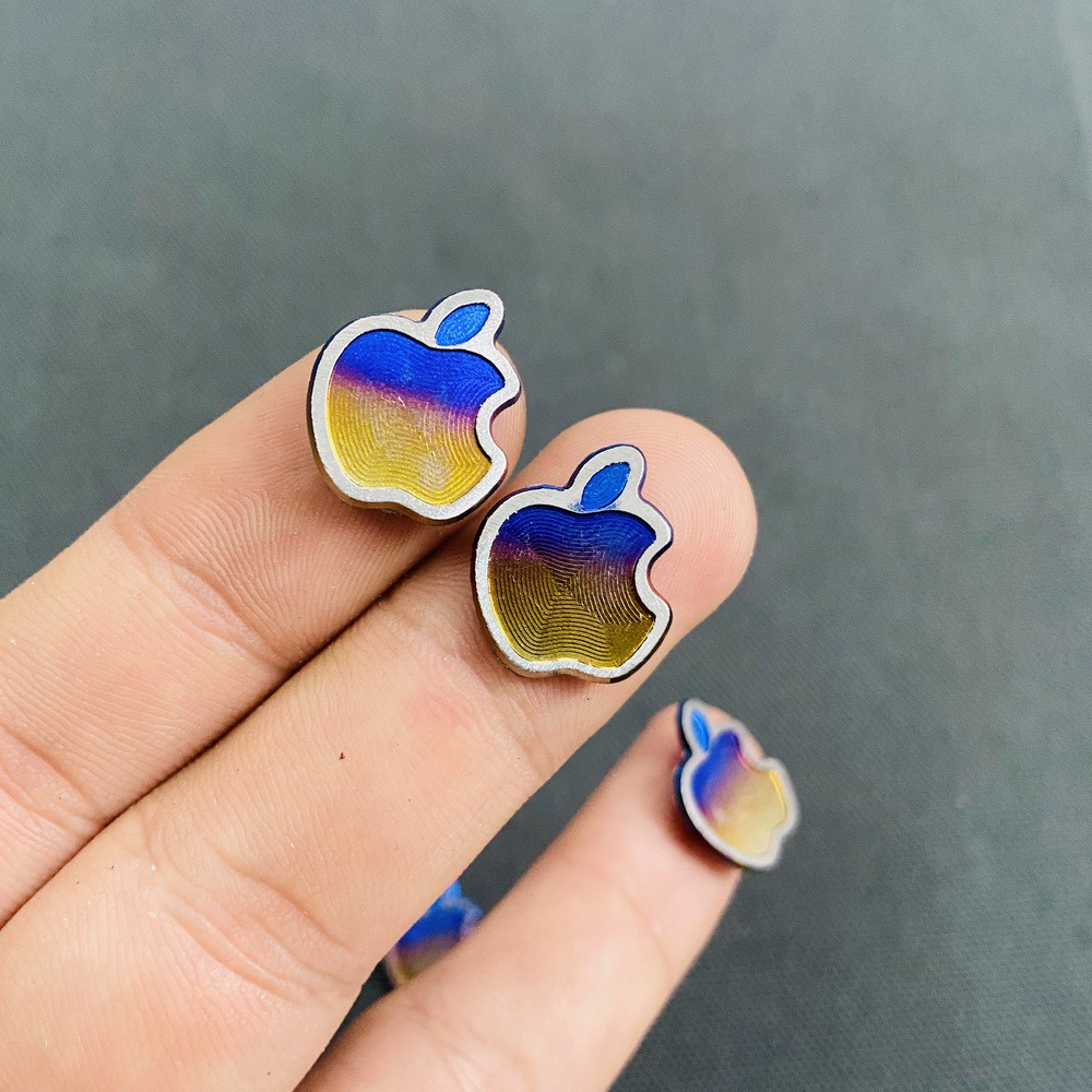 Tem trang trí xe máy, ốp lưng điện thoại, nón bảo hiểm chất liệu TITANNIUM kiểu LOGO trái táo thời thượng