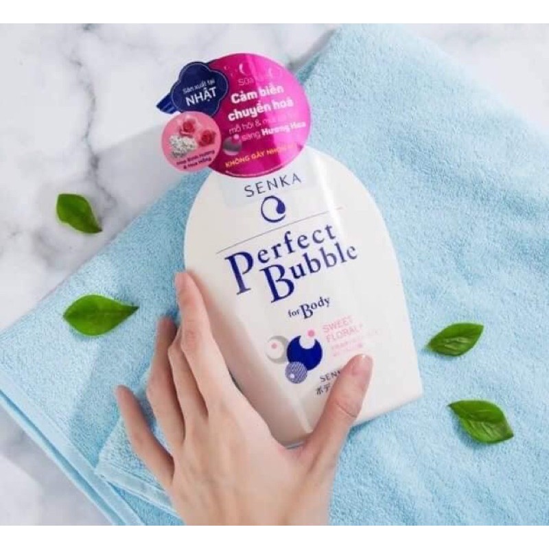 Sữa tắm dưỡng ẩm hương hoa tươi mát SENKA PERFECT BUBBLE SWEET FLORAL+ hương hoa hồng và đinh hương (màu trắng)