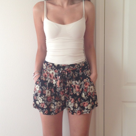 Quần short nữ FOREVER21 Tím Hoa lá