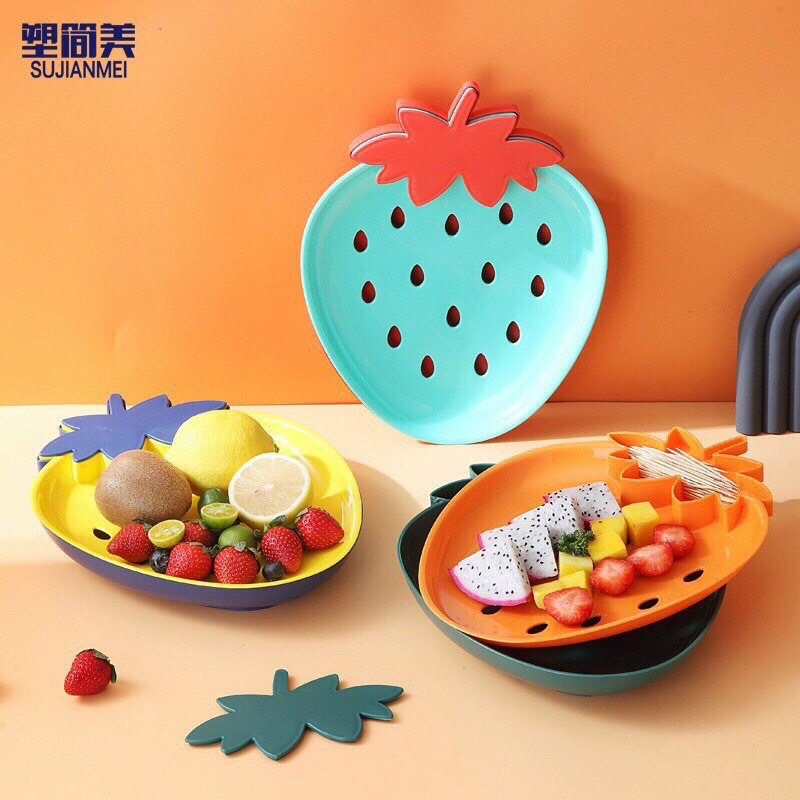Đĩa quả dâu tây pastel xinh xắn có nắp đựng tăm, để ráo nước