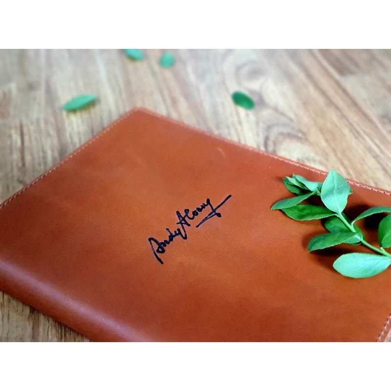 Sổ da khắc tên handmade