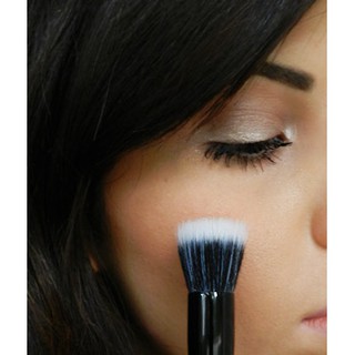 Cọ Đánh Kem Nền ELF Small Stipple Brush