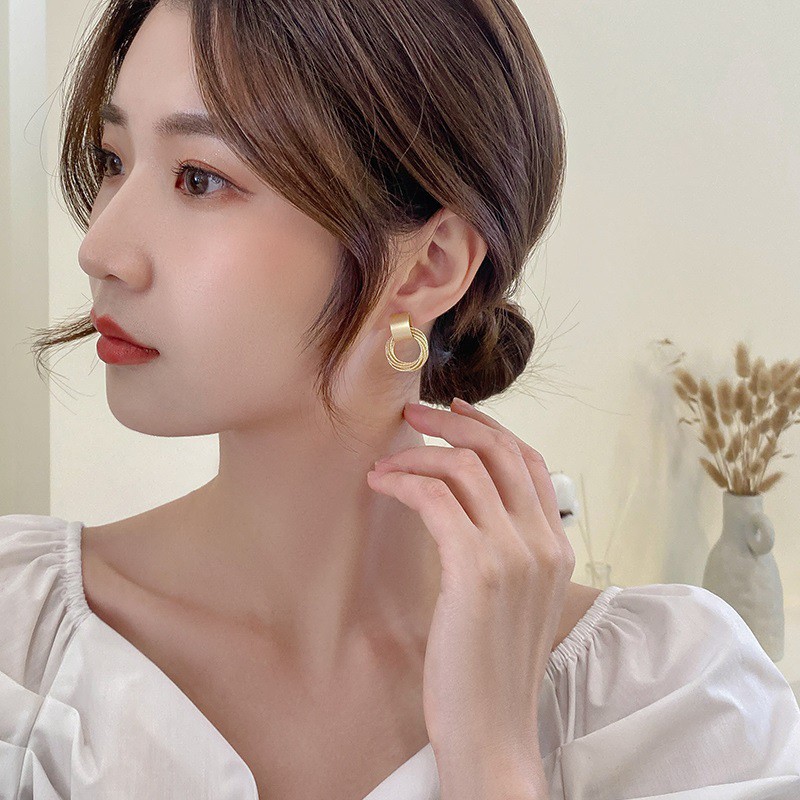 Đôi bông tai mạ bạc 925 kiểu dáng đơn giản sang trọng dành cho nữ