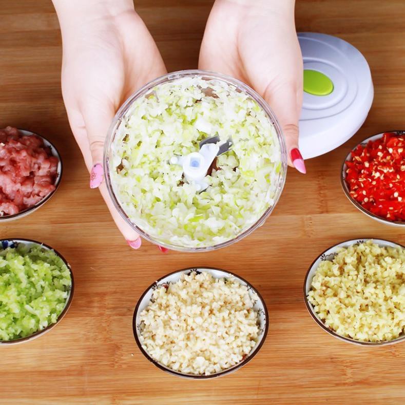 Xay tỏi ớt mini bằng tay Mini Food Chopper, máy xay thịt thực phẩm - Mian mart giúp bạn tiết kiệm thời gian khi vào bếp.