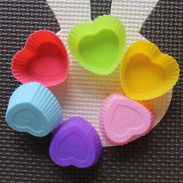 Khuôn silicon trái trái Tim 7cm( Màu ngẫu nhiên )