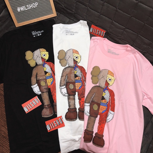 (M, L) KAWS HALF & HALF - ÁO UNISEX SIZE USA