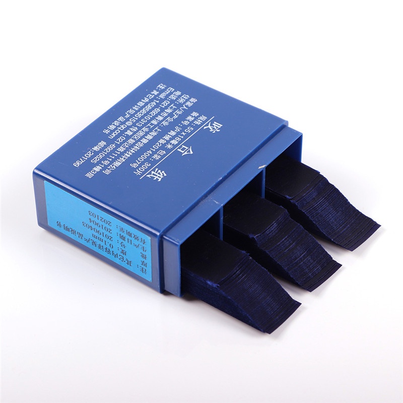 Hộp 300 Tờ Giấy Cách Ly Màu Đỏ/Xanh Dương 55*18m Chuyên Dùng Trong Nha Khoa