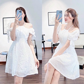 ĐẦM TRỄ VAI CỔ YẾM