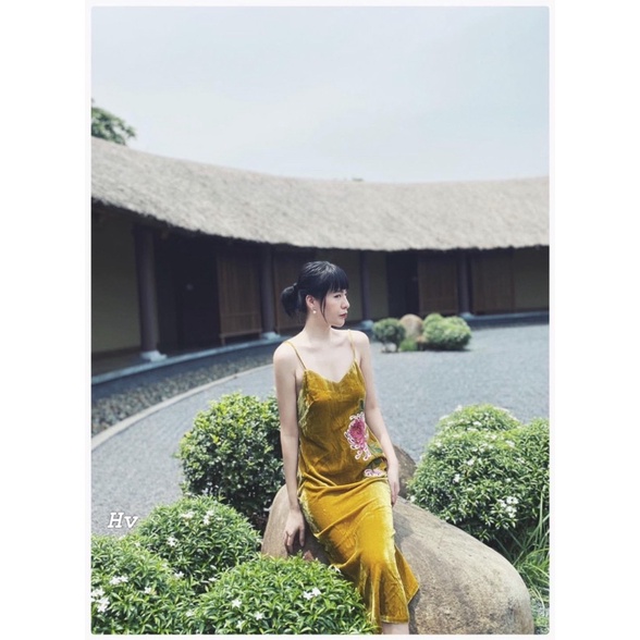 Váy Nhung thêu hoa