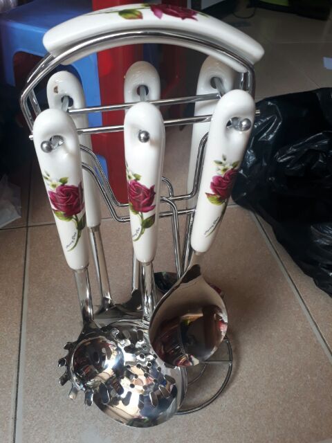 Bộ môi thìa 6 món cán sứ có giá