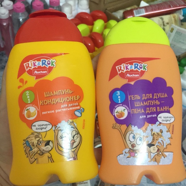 Sữa tắm gội trẻ em 2 trong 1 dung tích 250 ml Sữa tắm dầu gội trẻ em Rik Rok 2 trong 1 vị đào , chuối . An toàn cho bé.