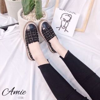 Giày slip on viền cói chất vải dệt mũi da cực xinh