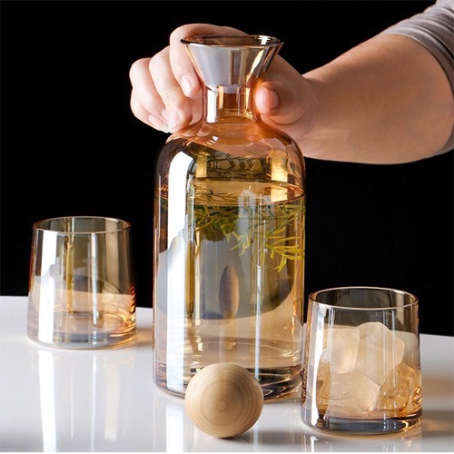 Bình nước thủy tinh nắp bóng gỗ 1200ml màu hổ phách