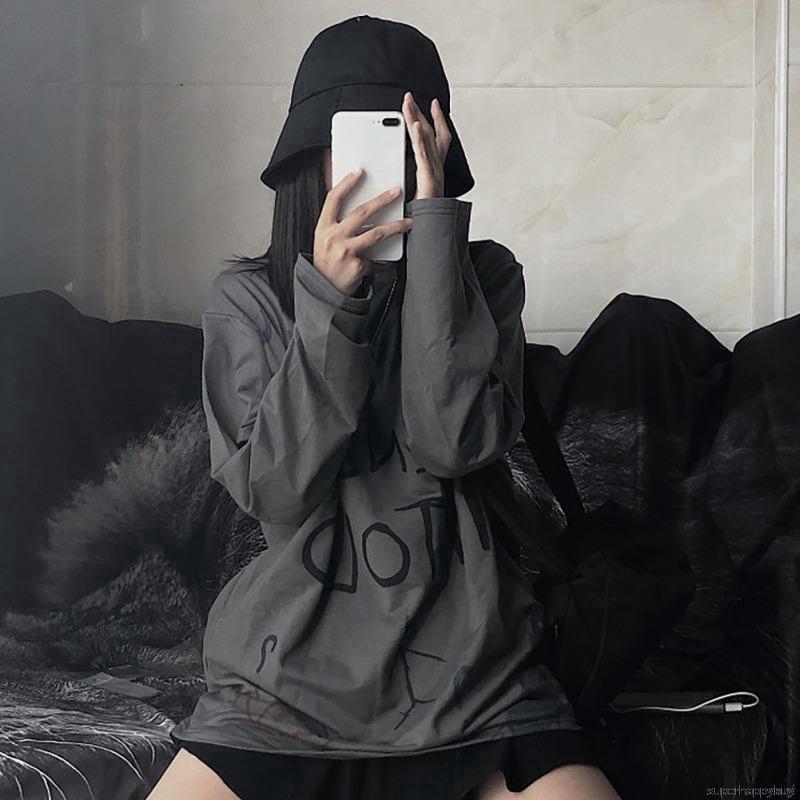 Áo thun tay dài dáng rộng hoạ tiết Graffiti độc đáo