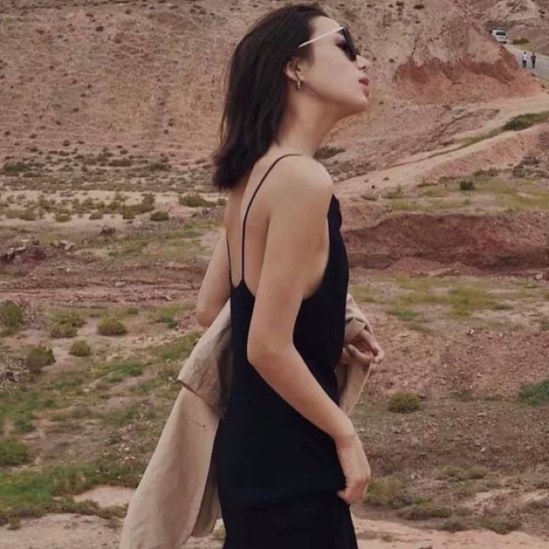 Đầm Hai Dây Hở Lưng Nữ Váy midi 2s body dáng ôm màu đen trơn thiết kế sexy Ulzzang HOT | BigBuy360 - bigbuy360.vn