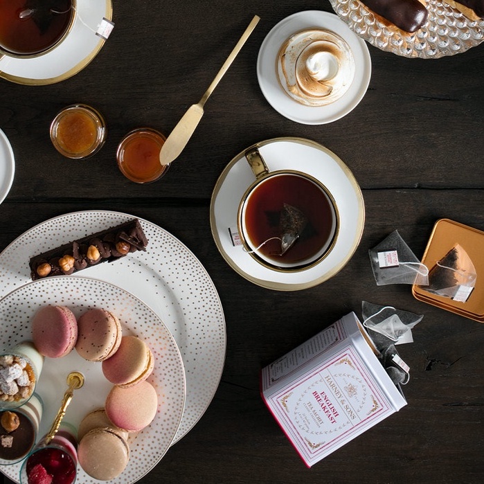 Trà đen English breakfast Harney and Sons hộp thiếc