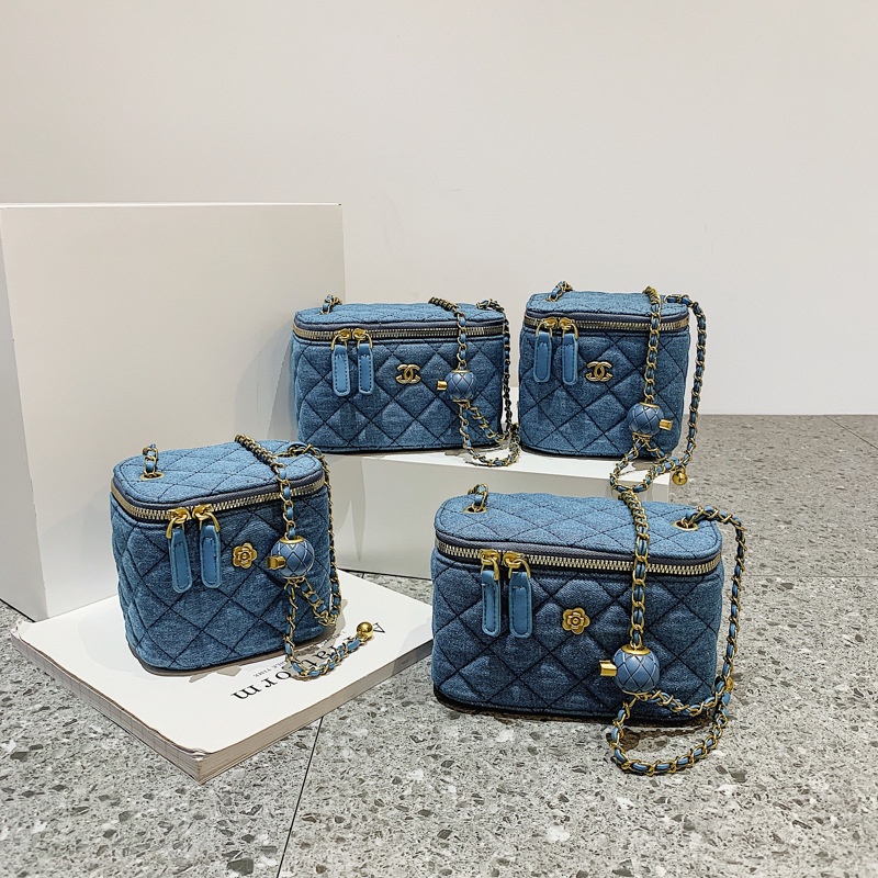 Túi Đeo Chéo Vai Đựng Mỹ Phẩm Có Dây Xích Thêu Họa Tiết Hình Thoi Phong Cách Mới Dành Cho Nữ