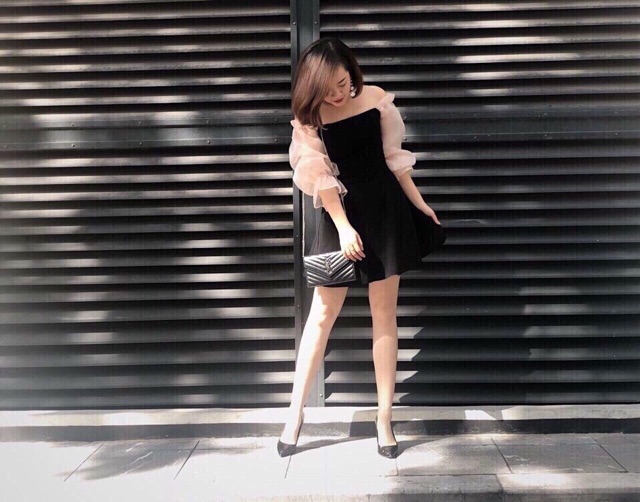 Váy cổ U tay bồng